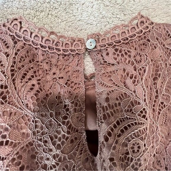 Cable & Gauge women's medium mauve color layered lace tank top - Picture 2 of 13